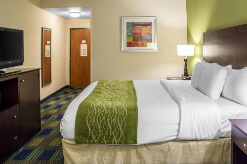 Econo Lodge Ankeny- Des Moines image 15